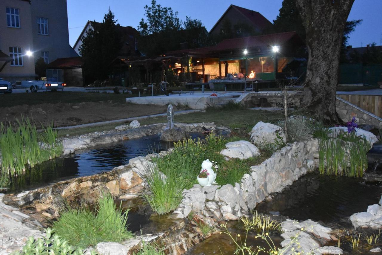 Apartments And Rooms Kod Eli Ravna Gora Exterior photo