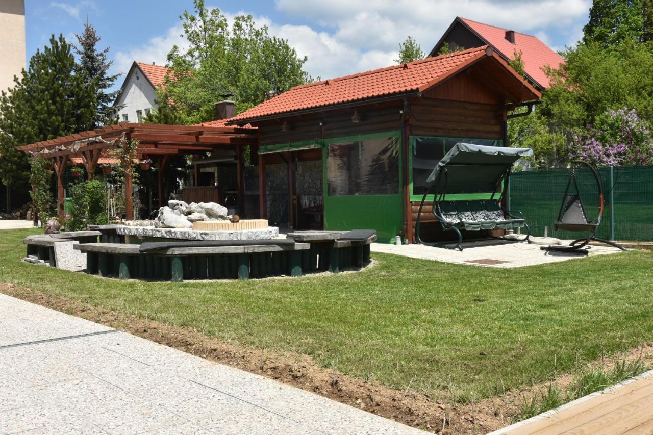 Apartments And Rooms Kod Eli Ravna Gora Exterior photo