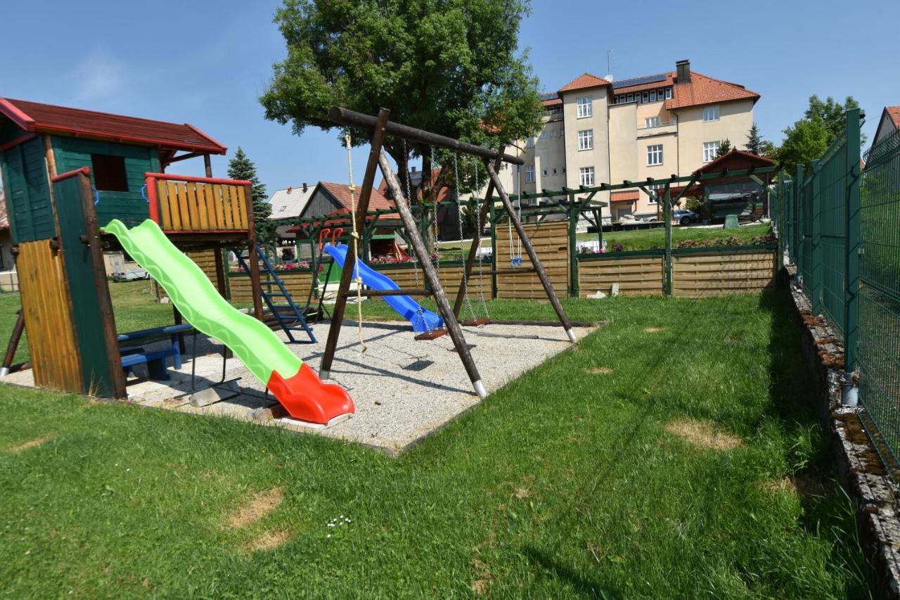 Apartments And Rooms Kod Eli Ravna Gora Exterior photo