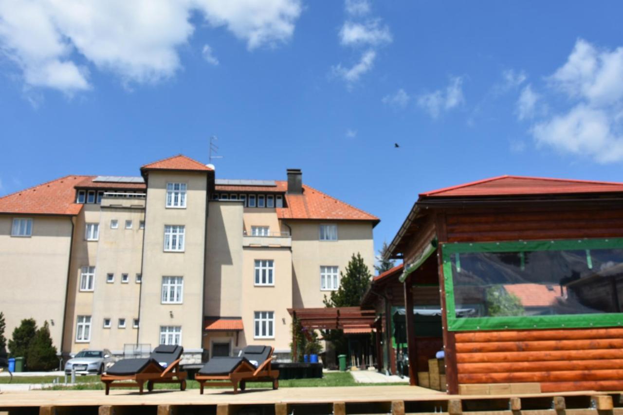 Apartments And Rooms Kod Eli Ravna Gora Exterior photo